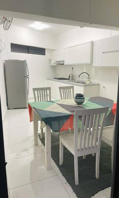 Kk Jungle Hideaway Lovely Apartment 5 Mins Walk To Town Kota Kinabalu Exteriör bild
